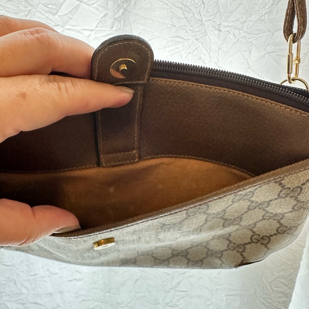 Gucci Beige Brown GG Canvas Crossbody with Green-Red clasp - Picture 5 of 9